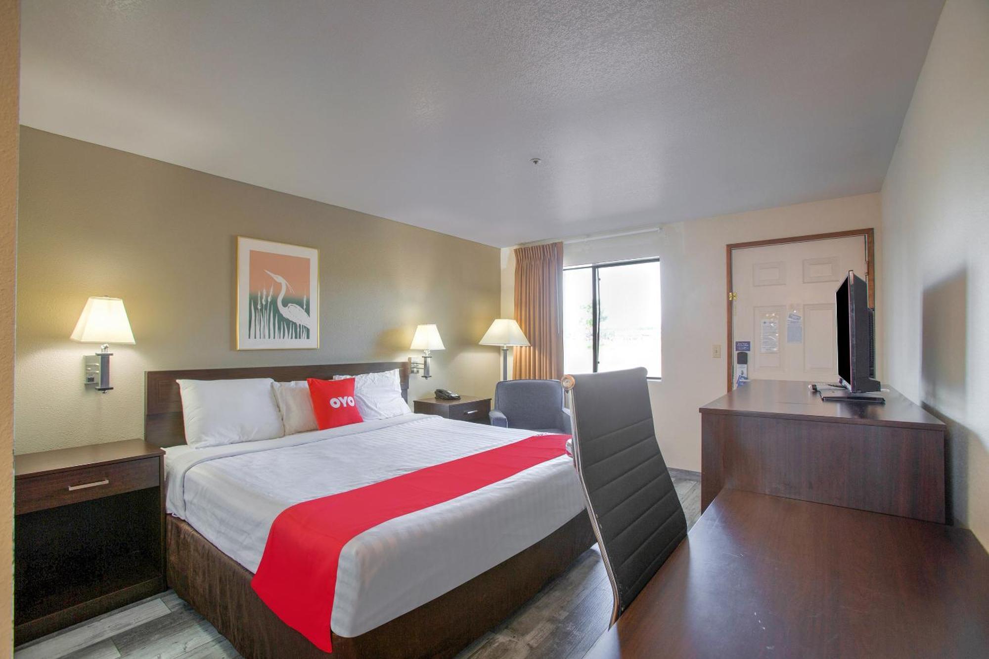 Oyo Woodland Hotel And Suites Exterior foto
