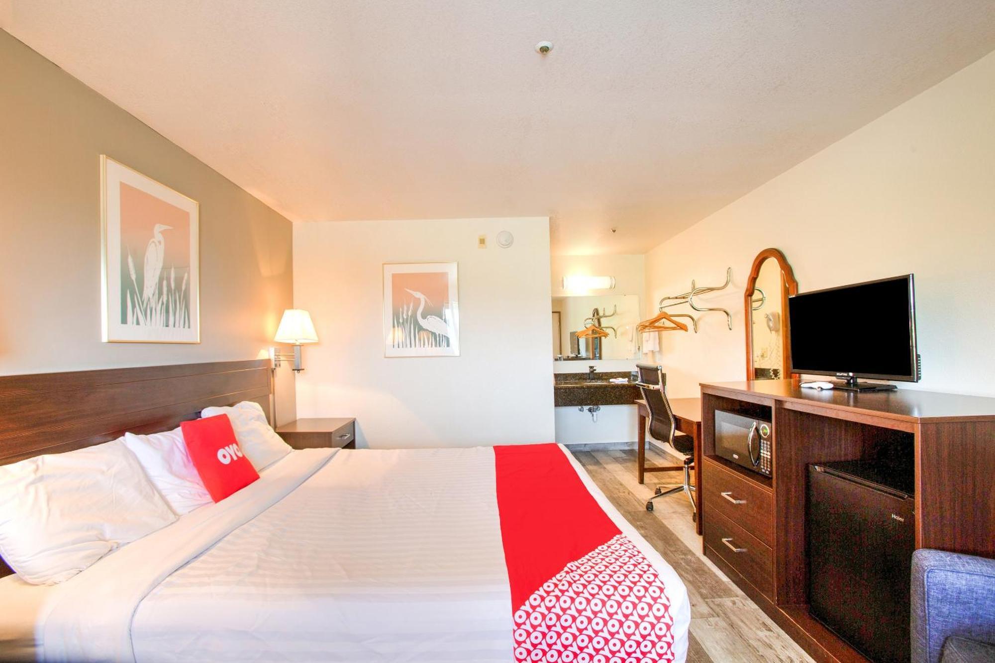 Oyo Woodland Hotel And Suites Exterior foto